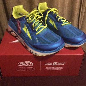 Womens running shoes